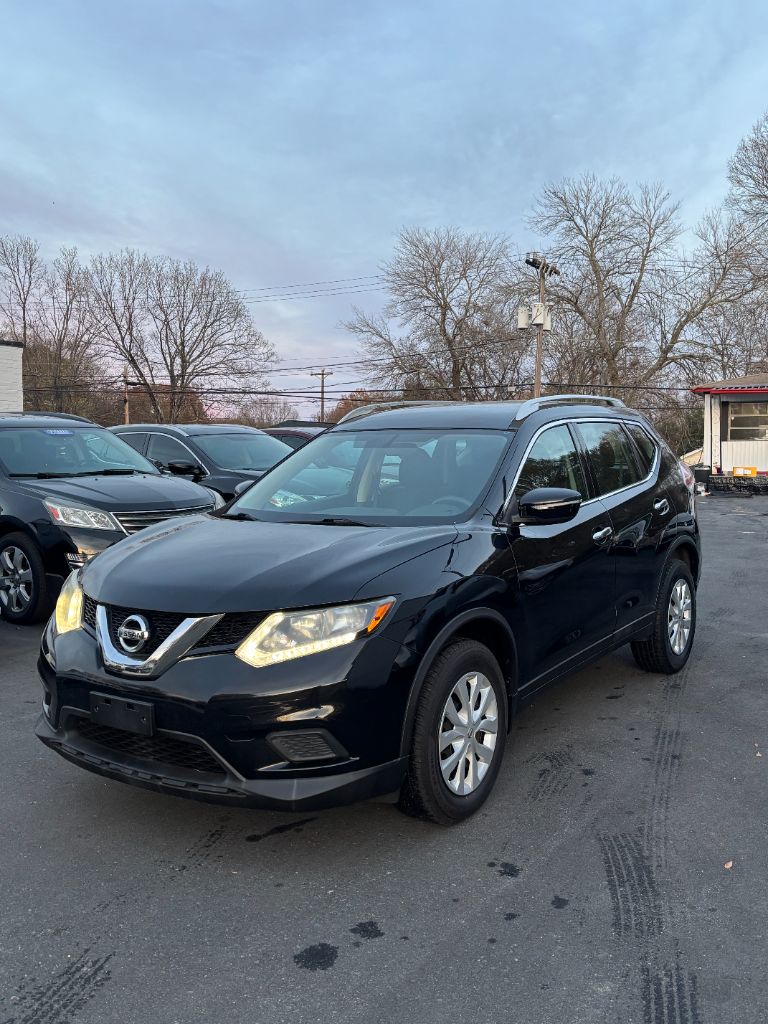 2015 Nissan Rogue S's photo
