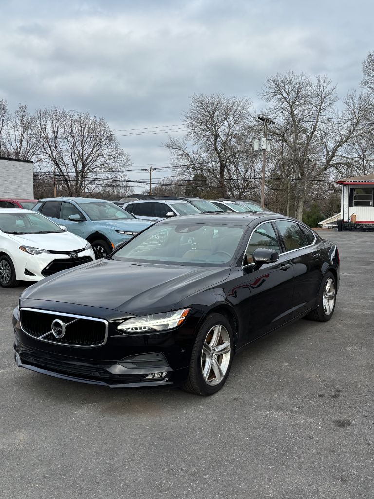 2018 Volvo S90 Momentum