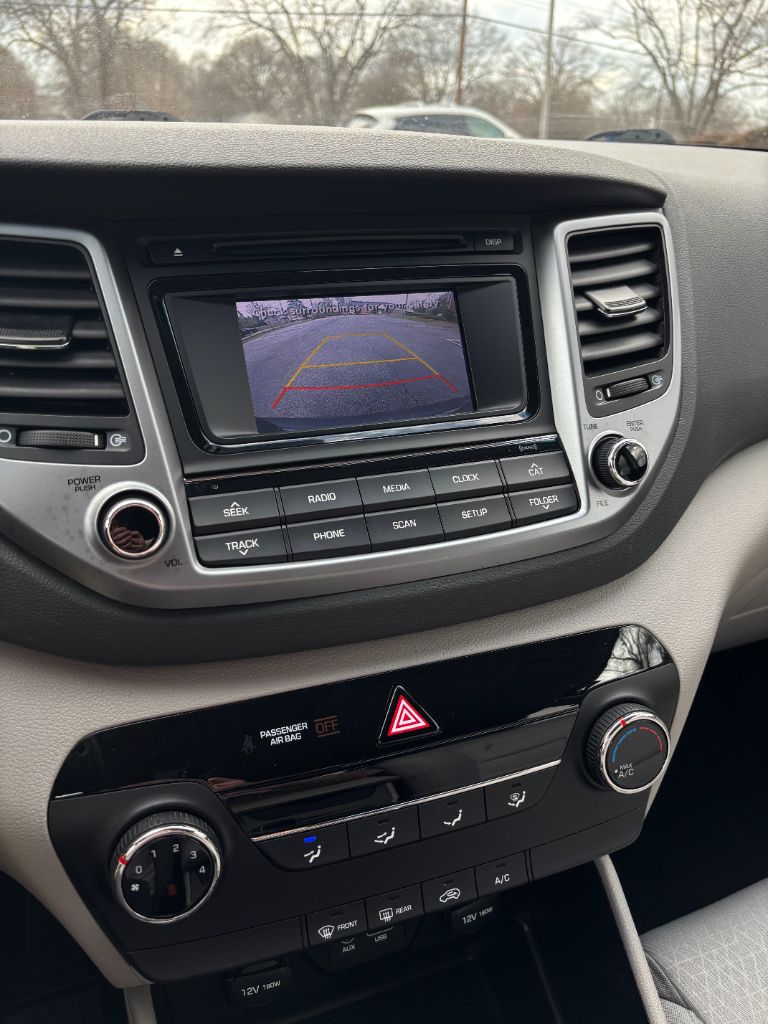 2017 Hyundai Tucson SE - Photo 11