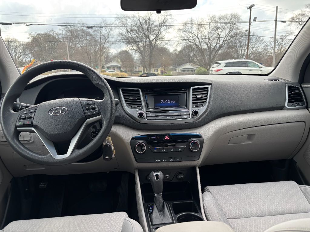 2017 Hyundai Tucson SE - Photo 7