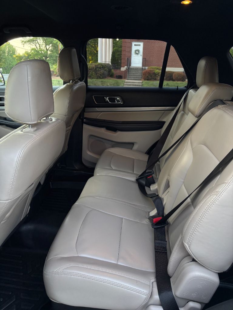 2019 Ford Explorer XLT - Photo 13