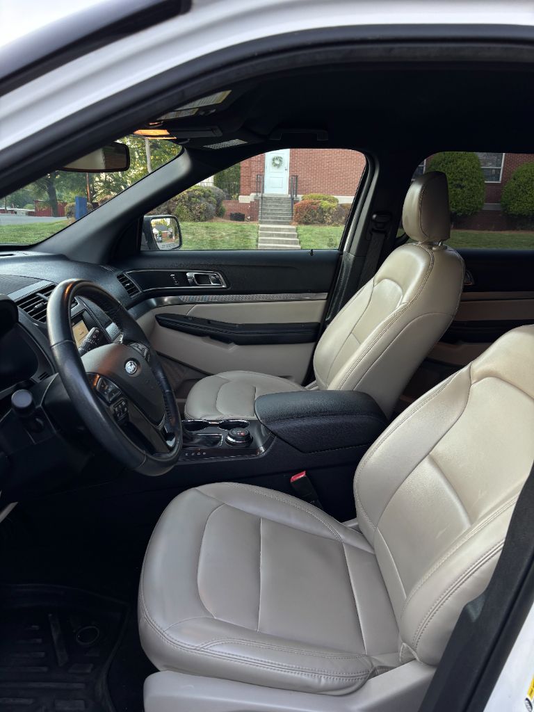 2019 Ford Explorer XLT - Photo 12